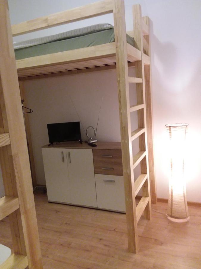 Living In The Box — Photos 2